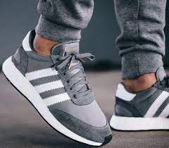 Poia Andrika A8lhtika Papoytsia Einai Sth Moda To 2020 Adidas Shoes Women Women Shoes Shoes