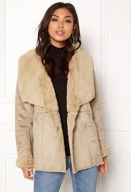 Frequent special offers and discounts up to 70% off for all products! Vila Vipony Sherling Jacket Soft Camel Bubbleroom