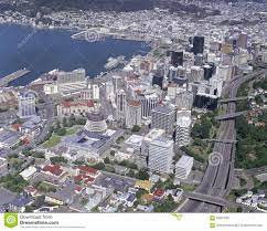 A capital da nova zelândia, aucklandé uma cidade multicultural e está entre as melhores cidades do mundo que oferece transporte público de alto padrão. Wellington Capital Da Nova Zelandia Nova Zelandia Wellington Capital