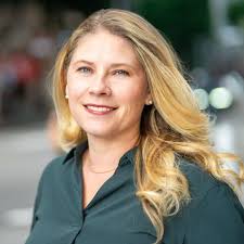 Celebrating Promotions and Emerging Leaders at HR&A