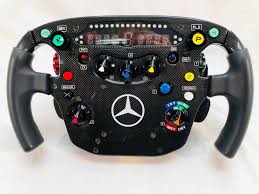 Formel 1 mercedes testet zaubertrick am auto von lewis hamilton. Mclaren Formel 1 Lewis Hamilton 2010 Replik Lenkrad Catawiki