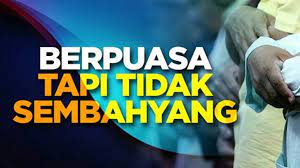 Namun, tak jarang manusia sebagai makhluk ciptaan allah swt yang tak lepas oleh segala luputnya, sering kali lalai untuk meski tetap sah, orang yang menjalankan puasa tapi tidak melaksanakan shalat wajib cenderung merugi, karena hanya mendapatkan. Puasa Tapi Tak Solat Mufti Jelaskan Hukumnya Viral Malaysia Ku