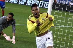 La noticia de los dos goles que anotó 'cucho' hernández en su debut con la selección ante costa rica, ha sido 'opacada' en redes sociales por las curvas de janeth suárez, su madre. El Emotivo Mensaje De Yaneth Suarez La Madre Y Motivacion Del Cucho Hernandez