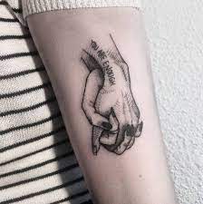 Discover (and save!) your own pins on pinterest Romantische Schwarze Hand In Der Hand Tattoo Am Unterarm Mit Schriftzug Tattooimages Biz