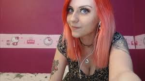 Kim Heatherly's Instagram, Twitter & Facebook