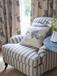 Colefax And Fowler S Gresham Stripe Chair Kashmir Leaf Pillow And Drapes Suffolk Pillow Colefax Blue And White Living Room Blue Rooms Blue White Decor