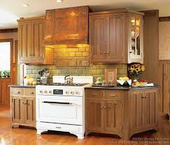 Craftsman Kitchen Design Ideas And Photo Gallery Mission Style Kitchen Cabinets Craftsman Style Kitchens Trendy Kitchen Tile