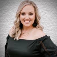 Lindsey Ammons's Instagram, Twitter & Facebook