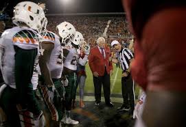 Howard schnellenberger led the miami hurricanes to the first of their five national championships in 1983, and coached louisville to a fiesta bowl win over alabama to cap the 1990 season. Ohetiwi8y2sxzm
