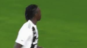 24+ moise kean psg woah background. Moise Kean Juventus Gif Moisekean Juventus Goal Discover Share Gifs