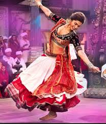 Deepika Padukone In Ram Leela Deepika S Dance Was Beautiful Navratri Chaniya Choli Indian Fashion Bollywood Dance