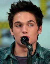 File:Dylan Sprayberry SDCC 2014 (cropped).jpg