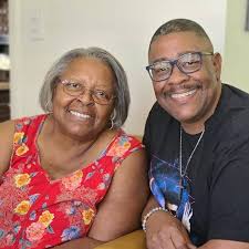 Flora Turner (@flora.g.turner) • Instagram photos and videos