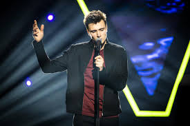 In the voice van vlaanderen wordt er opnieuw keihard gestreden om muzikaal talent. Tobe Vandekerckhove In The Voice Van Vlaanderen Mensen Meenemen In Mijn Muziek Kw Be