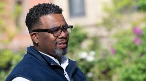 Meet Commonwealth Staff: D. Clinton Williams, Director of Diversity,  Equity, and Inclusion