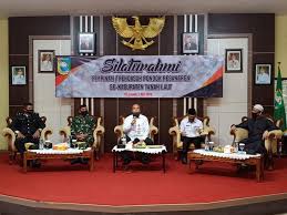 Juga dapat dipahami sebagai lembaga pendidikan islam yang memiliki ciri khas asrama santri dengan bimbingan kyai dan ustadz dalam mendalami ilmu agama. Silaturahmi Pimpinan Pengasuh Ponpes Se Tanah Laut