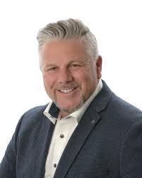 Steven Hicks's Instagram, Twitter & Facebook