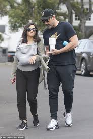Jenna dewan dances with her baby. Jenna Dewan And Fiance Steve Kazee Dote On Baby During Stroll In La During Coronavirus Lockdown Daily Mail Online