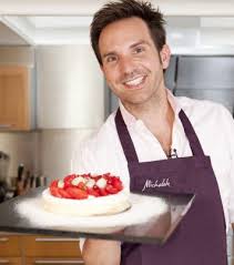 Pavlova Facon Michalak Les Conseils Du Chef Patissier Pavlova Michalak Recette Christophe Michalak Recette Pavlova