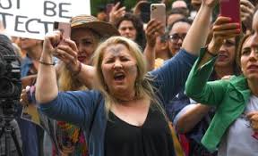 5 protesters in tel aviv take part in a black flag demonstration to protest against israeli prime minister benjamin netanyahu and measures to contain the coronavirus outbreak. Sutton Pleads With Victorians To Ignore Fervent Anti Vaxxers As Police Make 20 Arrests