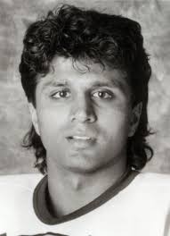 Player photos for the 1998-99 Fort Wayne Komets at hockeydb.com