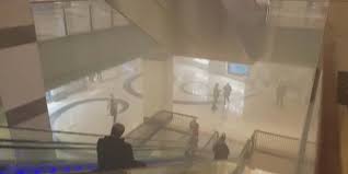 Havadan ve karadan yapılan yoğun müdahaleyle yangın kısmen kontrol altına alındı. Konya Da Alisveris Merkezinde Yangin Panigi Avm Bosaltildi Itfaiye Mudahale Etti