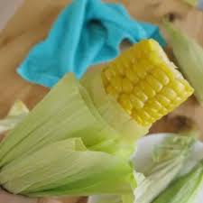 Microwave Corn On The Cob Video Recipe Video With Videos Corn In The Microwave Cook Corn In Microwave Cooking Corn On Cob
