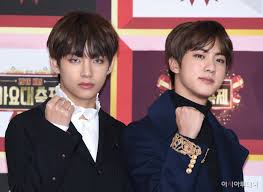 Y Dies V Look Older Than Jin Right Here Bts Boys Seokjin Bts Bts Bangtan Boy