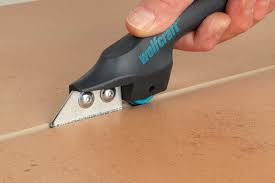 Ein fugenkratzer ist im garten ein ebenso idealer helfer wie beispielsweise im bad oder der küche. Fugenkratzer Zubehor Fliesen Verlegen Fliesen Verlegen Produkte Wolfcraft Gmbh