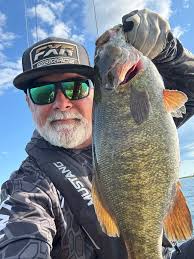 St Lawrence smallmouth bass fishing