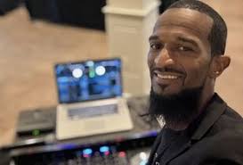 DJs With Prices in Henderson, KY