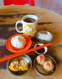 One of my readers suggest to review and include the coconut milkshake at klebang in the list of best melaka food. Melaka Food Guide 18 X Best Food In Melaka Where Goes Rose