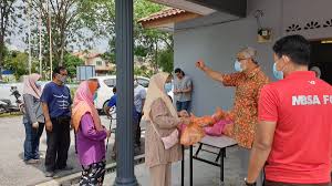 Dato' seri abdul aziz bin shamsuddin jawatan menteri kemajuan luar bandar dan wilayah merangkap ahli parlimen shah alam pejabat aras 9, blok d9, parcel d, pusat pentadbiran kerajaan persekutuan, 62606 putrajaya tel : Azli Yusof On Twitter Pagi Ini Bersama Yb Khalid Samad Ahli Parlimen Shah Alam Dan Danial Al Rashid Ahli Majlis Mbsa Menyampaikan Sumbangan Barangan Makanan Keperluan Asas Bagi Warga Zon 1 Shah