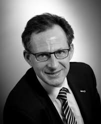 Parmi la multitude de personnes que vous pouvez croiser, rencontrer, avec  qui vous pouvez échanger, discuter ou partager un moment, il y en a  quelques uns avec qui la connexion est immédiate,