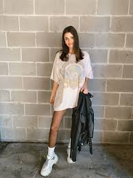 Oversized Graphic T Shirt Outfit Tshirt Outfits Oversized Tee Outfit Leather Jacket Street Style