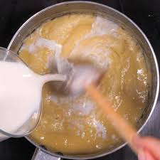 Lasagnes A La Bolognaise Tres Facile Recette En 2020 Lasagnes Recette Plat Facile Lasagne Bolognaise
