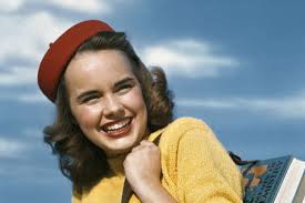 15 Outrageous Rules for Teenagers in the 1950s