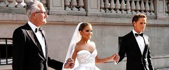 We did not find results for: Die Hochzeit Von Sylvie Meis Einblick In Die Schonen Anzuge Und Kleider Aus Der Zeremonie