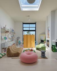 Sunday☀️🌞 . . . #homedecor #home #loft #homeinspo #homeinspiration  #decoration #somewhereiwouldliketolive #furniture #livingroomdecor  #livingroom #chair #livingroomdesign #livingroominspo #flos #shelf  #furnituredesign #stool #interiordesign ...