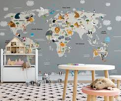Hayvan Karikaturlu Gri Arka Plan Uzerinde Dunya Haritasi Motifli Duvar Kagidi 2020 Duvar Duvar Kagidi 3d Duvar Kagidi