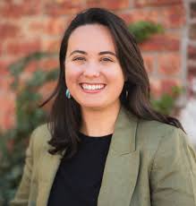 Madeline Booth's Instagram, Twitter & Facebook