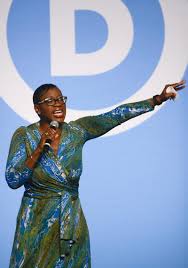 Nina turner is a politician in the united states. King Respected Ohio Democrat Nina Turner Stuns Party Leaders By Endorsing Bernie Sanders Over Hillary Clinton New York Daily News