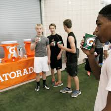 Overhydrating Presents Health Hazards For Young Football Players