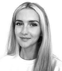 Iona Wilson's Instagram, Twitter & Facebook