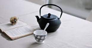 Temp Files Theiere Fonte Petit Bol A Carreaux Irresistibles Invite A La Pause Lecture Douceur De Viv Cast Iron Tea Pot Tea Pots Lowes Laminate Countertops