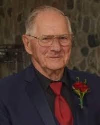 Brad Showalter's Instagram, Twitter & Facebook