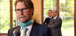 Maier und Adams gegen Registrierung an der Grenze