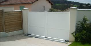 Fenêtre alu découvrez notre gamme complète et choisissez parmi nos gammes titans et titans+ pour trouver le modèle de fenêtre alu qui vous conviendra le mieux. Portail Aluminium Battant Et Coulissant Jack R Portail Alu Menuiserie Alu Profils Systemes
