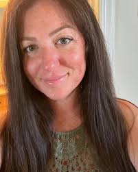 Nikki Brophy's Instagram, Twitter & Facebook