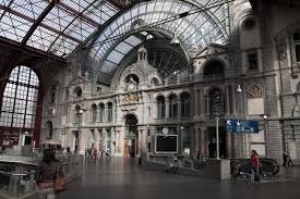 Trainline bietet verbindungen von mehr als 207 bahn. Zughalle Im Bahnhof Antwerpen Station Antwerpen Centraal Bahnbilder De